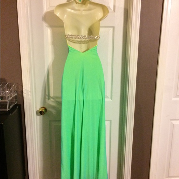 Caché exquisite formal maxi gown size - 0. - Picture 4 of 8